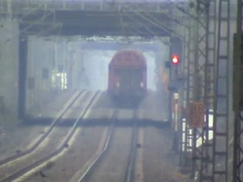 BR189 mit gemischtem Güterzug bei Bonn Villich Müldorf nach Köln