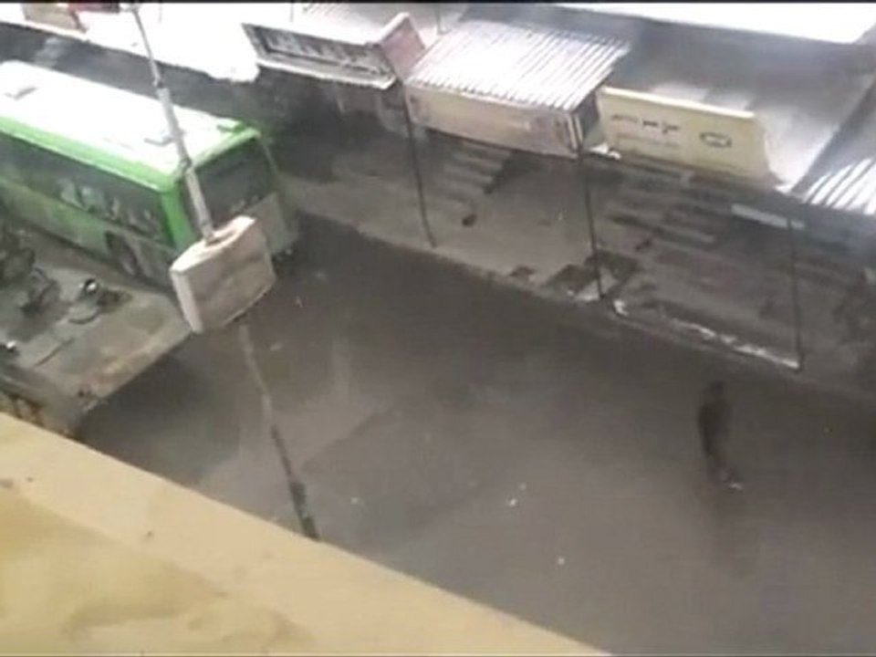 فري برس ريف دمشق  ضمير اقتحام مدينة ضمير بعدد كبير من قوات الأمن والمدن 1 3 2012