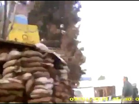 فري برس حماة المحتلة حي الحميدية متاريس فوق المجمع الطبي 1 3 2012 ج2