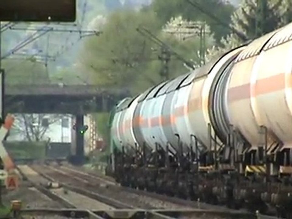 Vossloh G2000 der Rail4Chem bei Unkel mit Kesselwagenzug nach Bonn