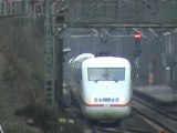 BR146 mit Dostos nach Koblenz Hbf und ICE I nach Bonn beim Bf Brohl