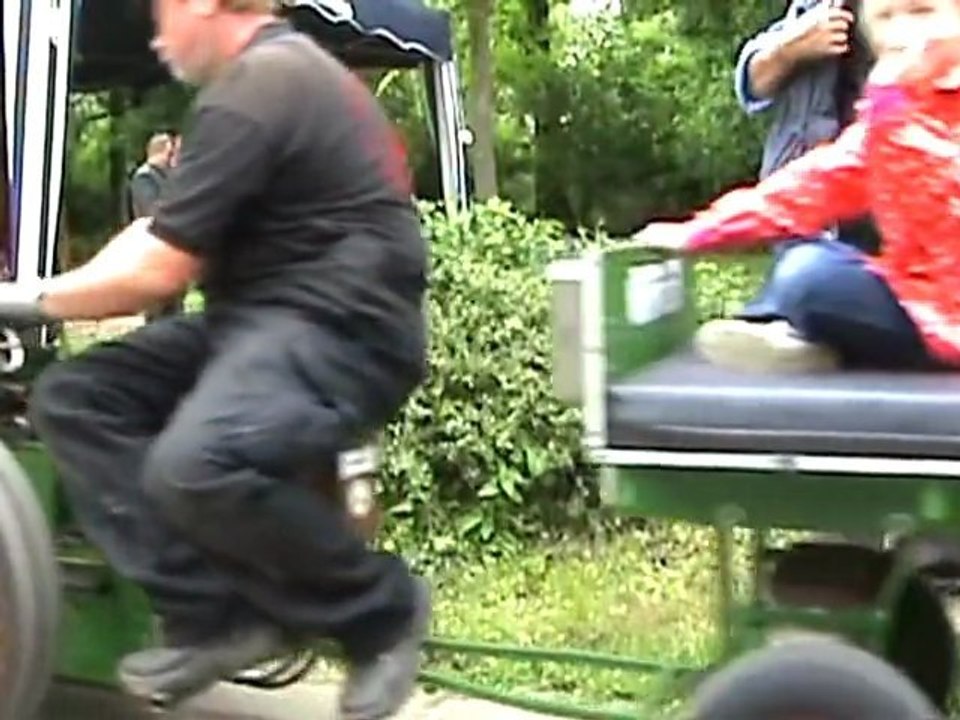 Erster Fahrtag Dampfbahn Leverkusen 2009 Ankunft der Lokomobile