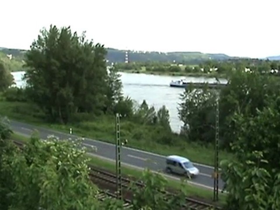 BR425 bei Erpel Richtung Bonn