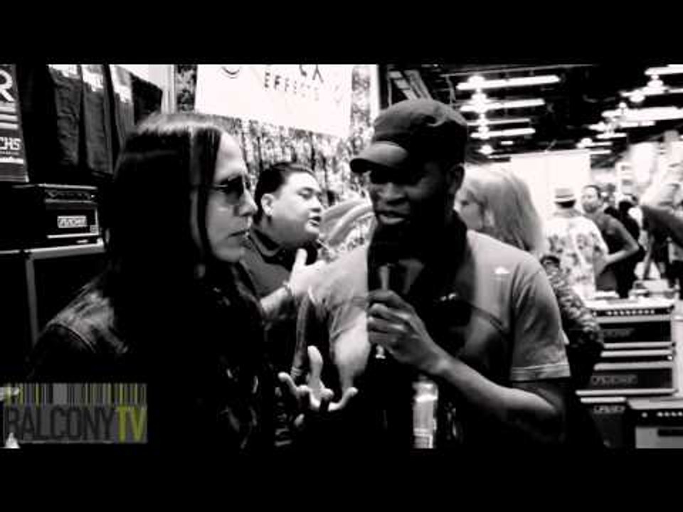 COFFIN CASE // NAMM 2011 (BalconyTV)