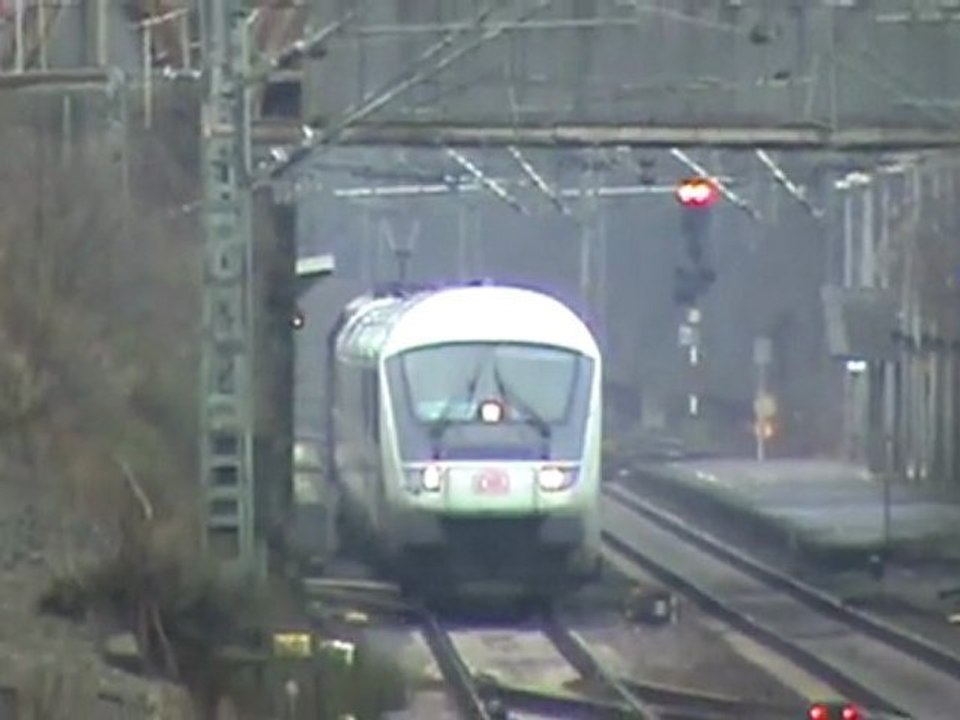 Zweimal BR101 mit IC nach Koblenz und nach Bonn beim Bf Brohl