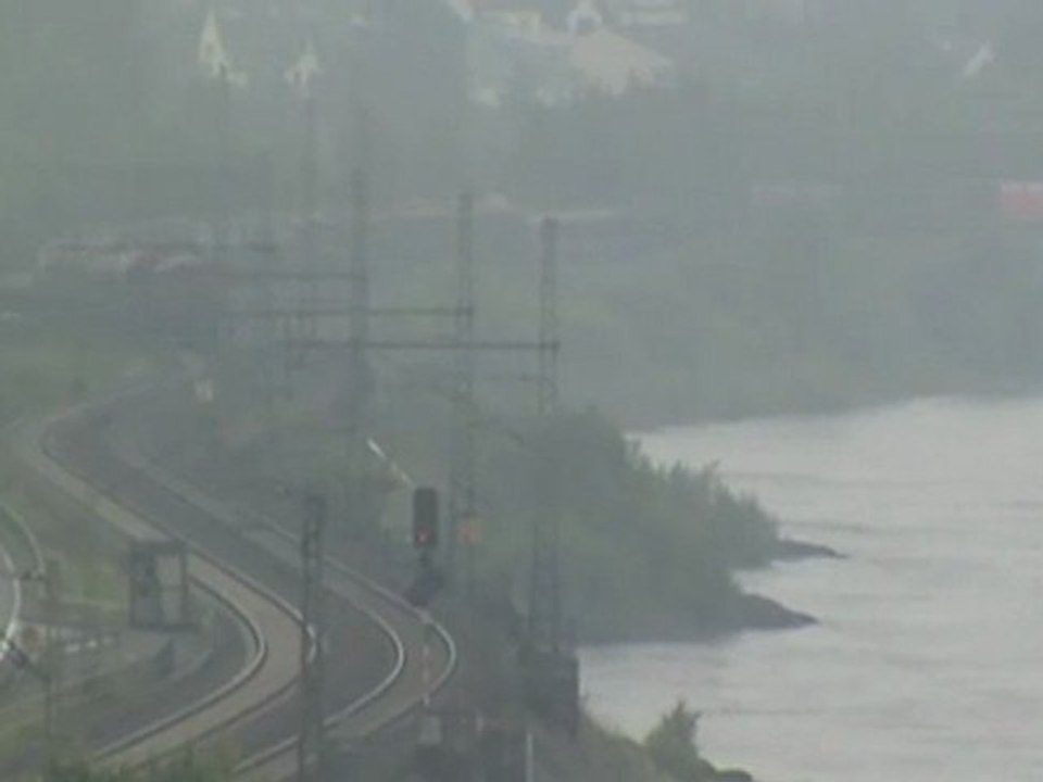 BR152 mit gemischtem Güterzug am Ortseingang Neuwied Richtung Süden