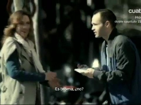 Iniesta et Casillas demandent des autographes aux supporteurs