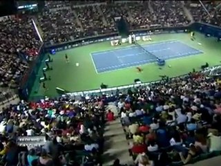 Federer bỏ nhỏ tuyệt đẹp trong trận thắng Gasquet