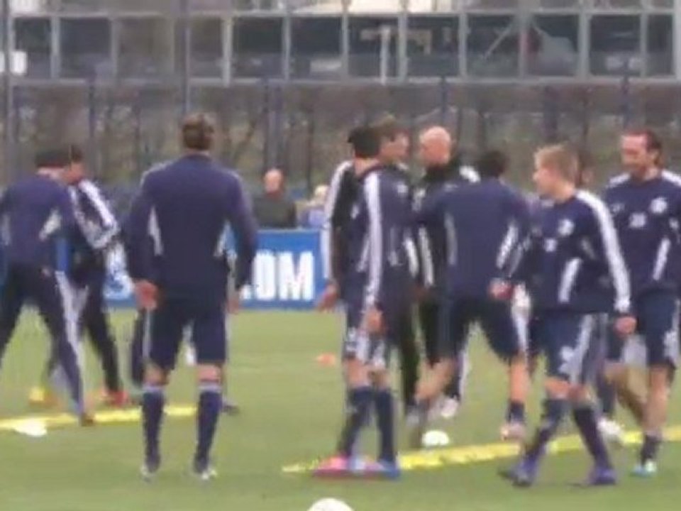 Schalke legt Raul Angebot vor