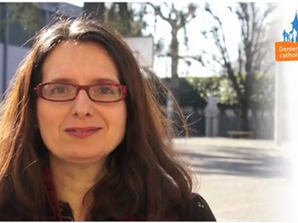 Béatrice donne au Denier de l'Eglise catholique en Isère