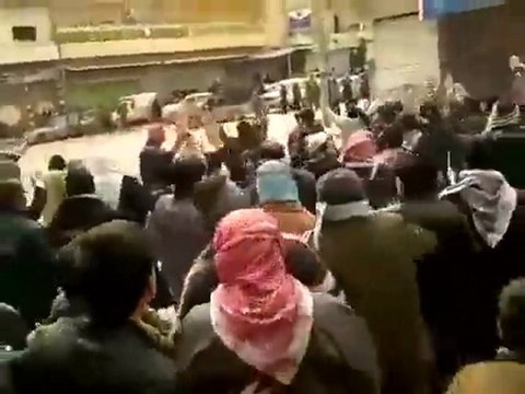 فري برس حلب الباب مظاهرة أمام قوات الأمن تسليح الجيش الحر 2 3 2012