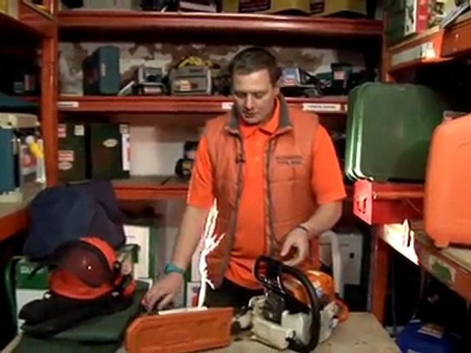 How To Use A Chainsaw