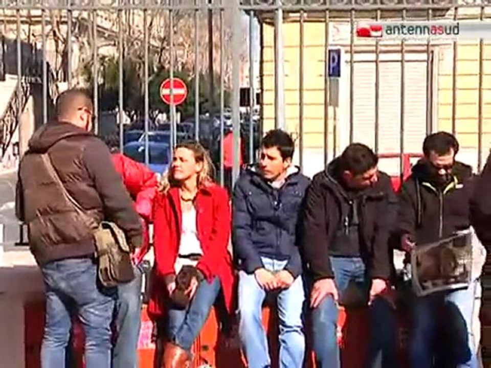 TG 02.03.12 Petruzzelli: precari in assemblea o...