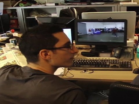 le friday sport bouge son corps comme un footeux