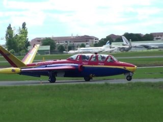 Fouga Magister CM.170  au roulage Full HD LFTA LBG 2011