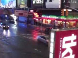 Rachel Hunter Springs Into Action After Witnessing Car Wreck