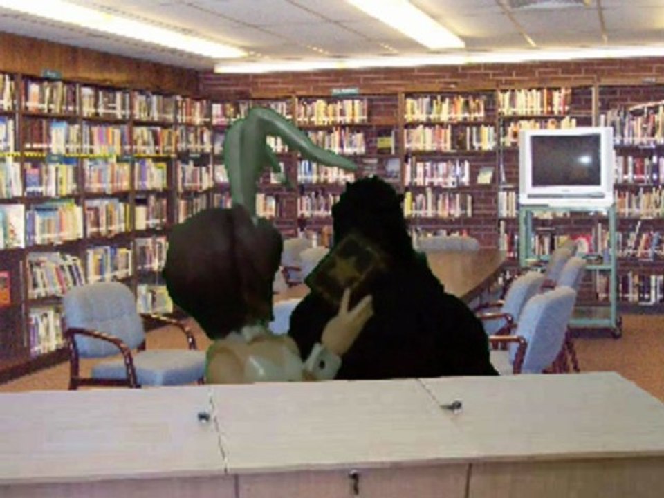 Goji likes to read