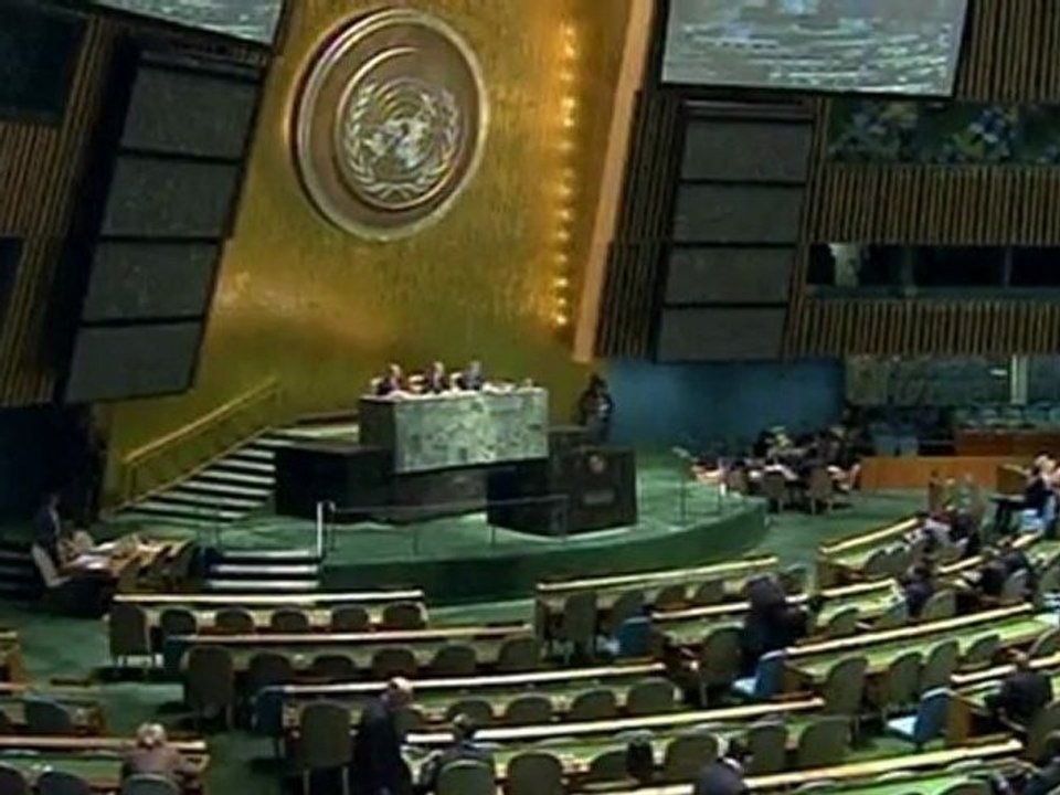 Syria accused over Homs siege