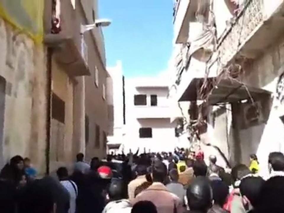 فري برس حماة المحتلة  مظاهرة جامع المحسنين   جمعة تسليح الجيش الحر 2 3 2012