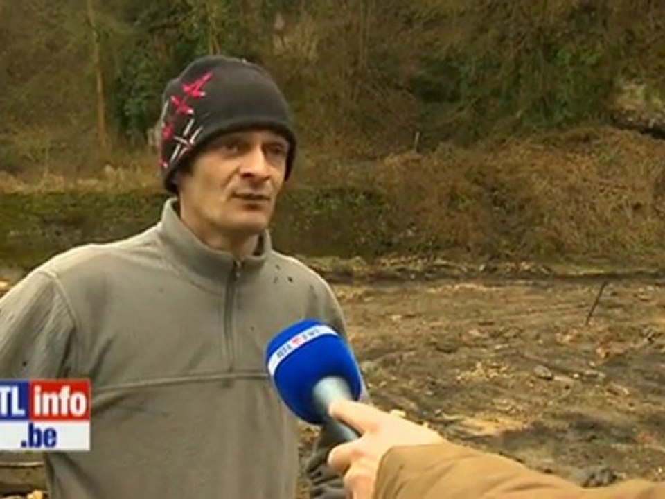 Un ouvrier belge démolit la mauvaise maison