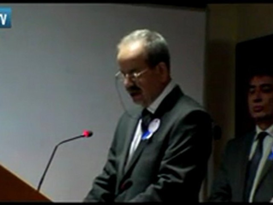 Aliağa Vergi Dairesi Mükelleflere Plaket Verdi