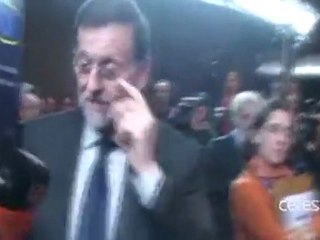 Parlamento Europeo: Rajoy golpeado accidentalmente por un micrófono