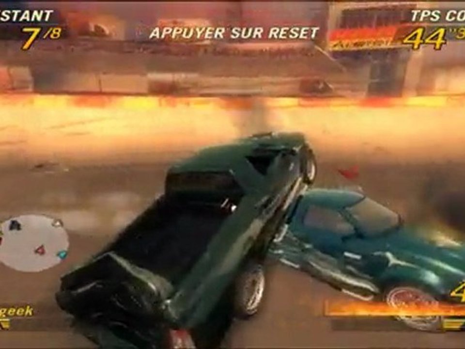 FlatOut avec Geek (qui se fait "finir par le cul")