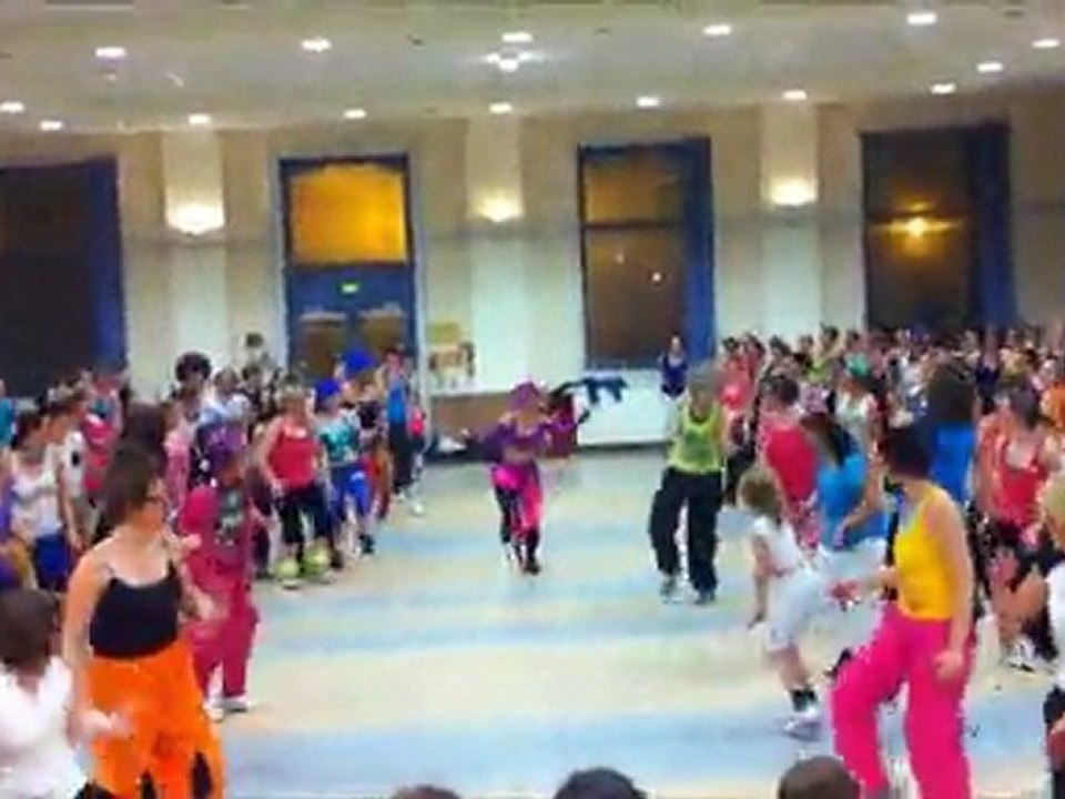 Lili Zumba : Gimme Gimme Gimme- Zumba Carnaval ( Esquerdes)