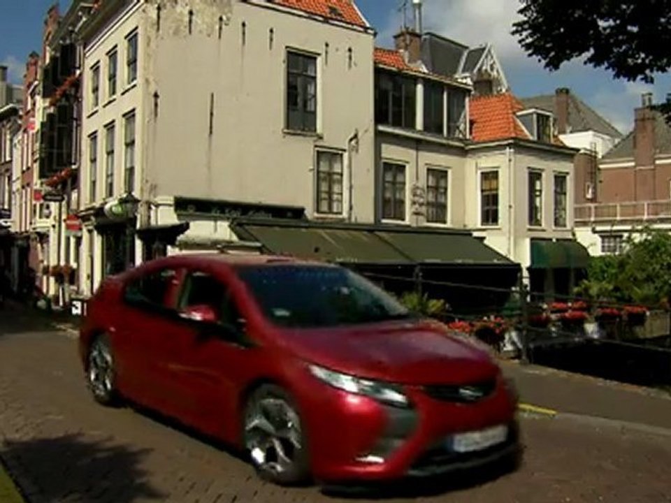 Teaser de lancement de l'Opel Ampera
