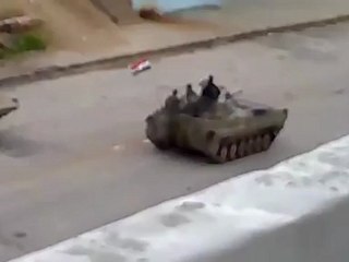 فري برس حماة حي الأربعين   الدبابات تتجول في الطرقات 3 3 2012