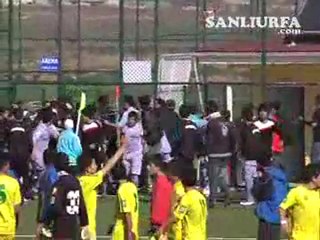 URFA'DA HAKEMLERE SALDIRI