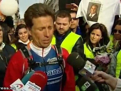 624 km a pie para pedir una solución a Spanair