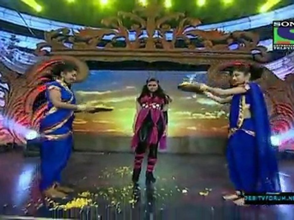 Gr8! Women Awards 2012 720p 4th March 2012 Video Watch Online by DesiTvForum.net P1