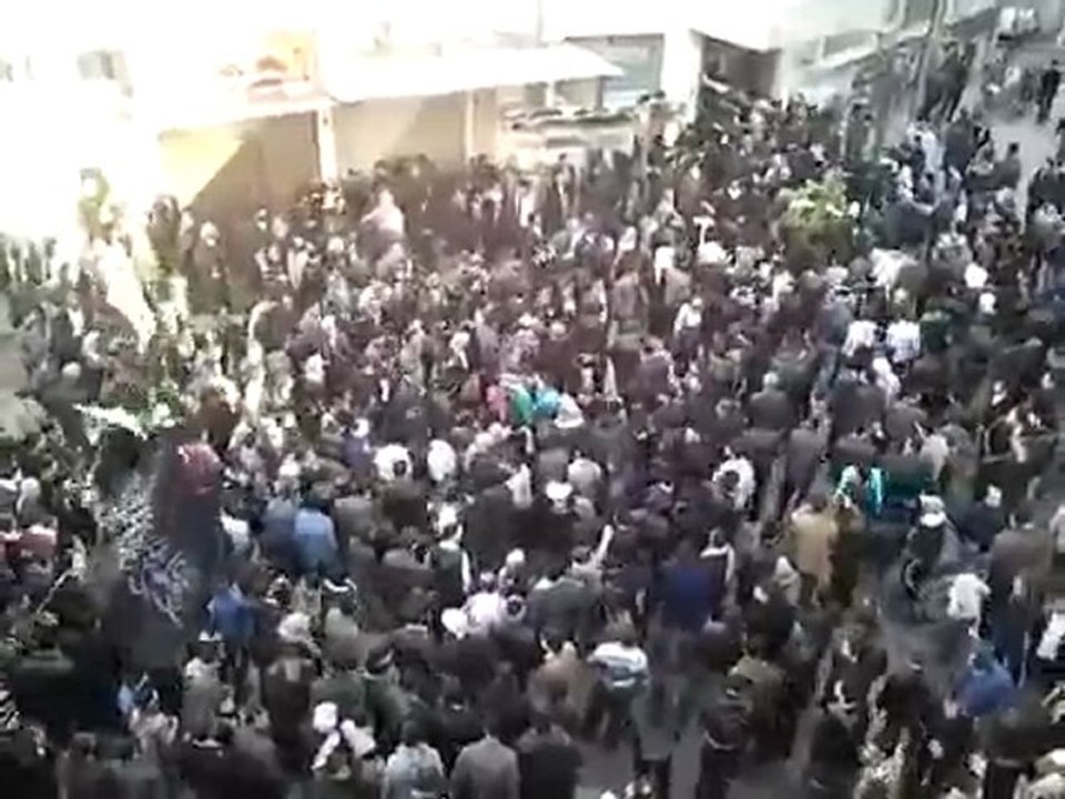 فري برس ريف دمشق دوما  تشيع الشهيد البطل طالب علي رسلان 4 3 2012 ج1