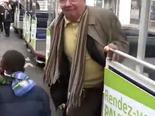 SIA 2012 : Jules, chauffeur du petit train du salon