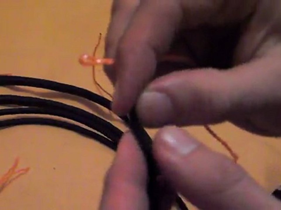 Comment fixer le cracker sur un fouet