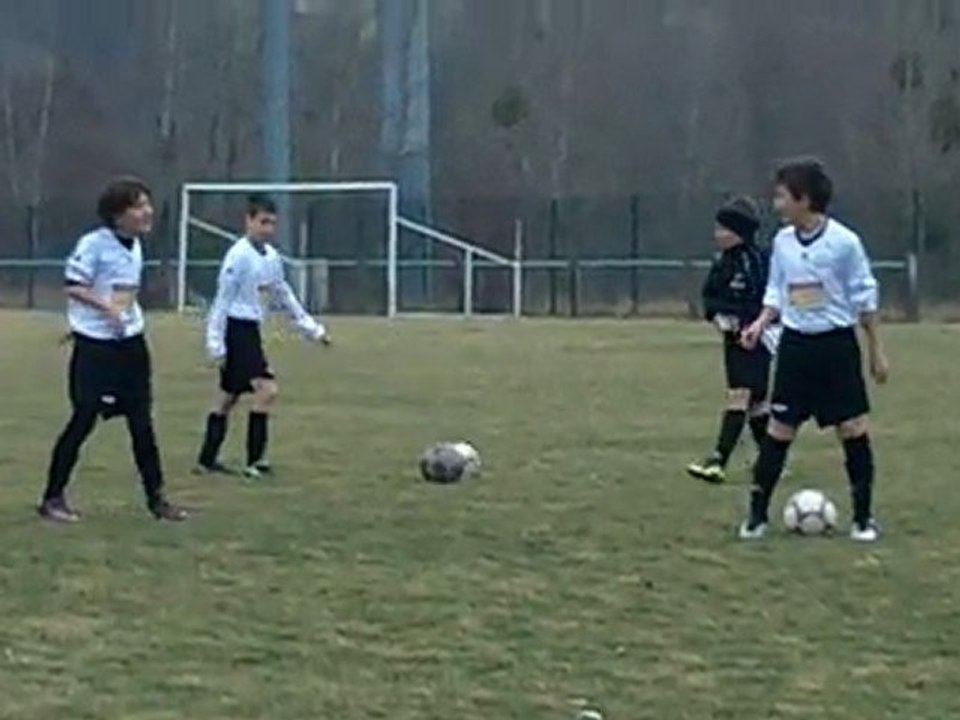 FCLUNEVILLE 3 eme tour coupe régionale U11 à Custines séance de jonglage - Lucas -