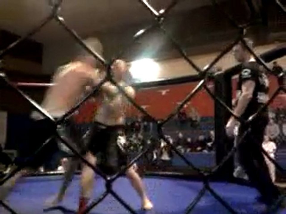Jeremy Janvier (Grenay Fight Team) vs Jeremy Bachy (Team Bachy) (shooto 04.03.2012)