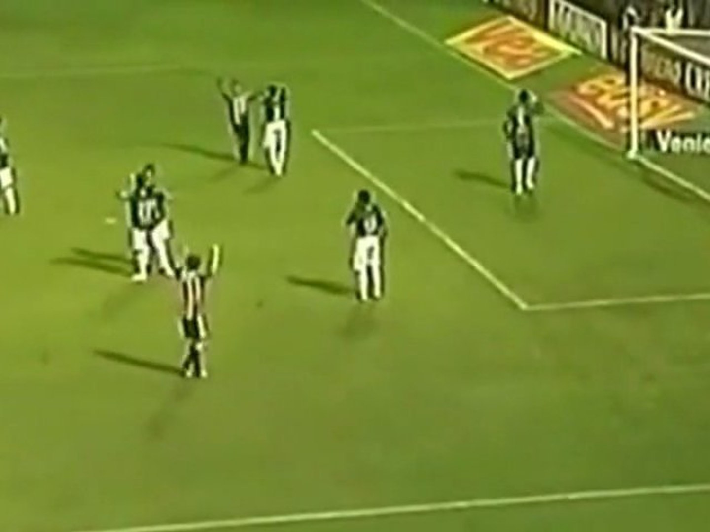 El gol el propia puerta más tonto de la historia del fútbol - Vídeo  Dailymotion
