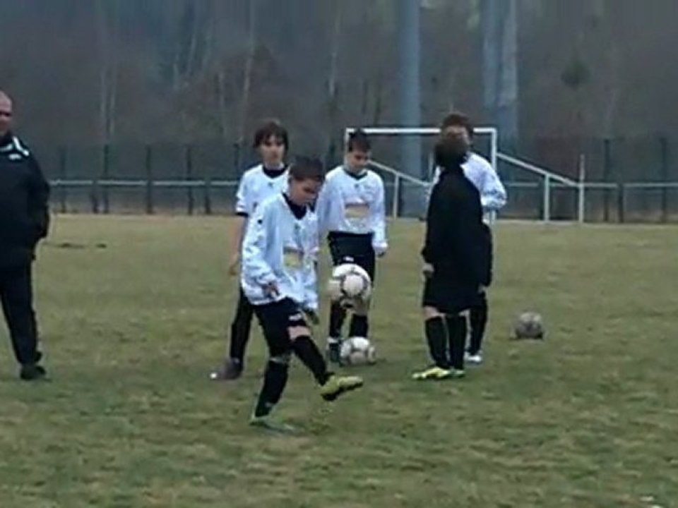 FCLUNEVILLE 3 eme tour coupe régionale U11 à Custines séance de jonglage - Dorian -