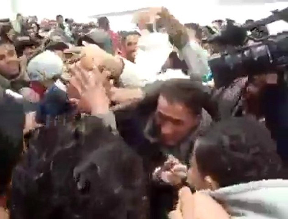 Tunisie: moncef Marzouki à la Cabah,janvier 2011 DEGAGE