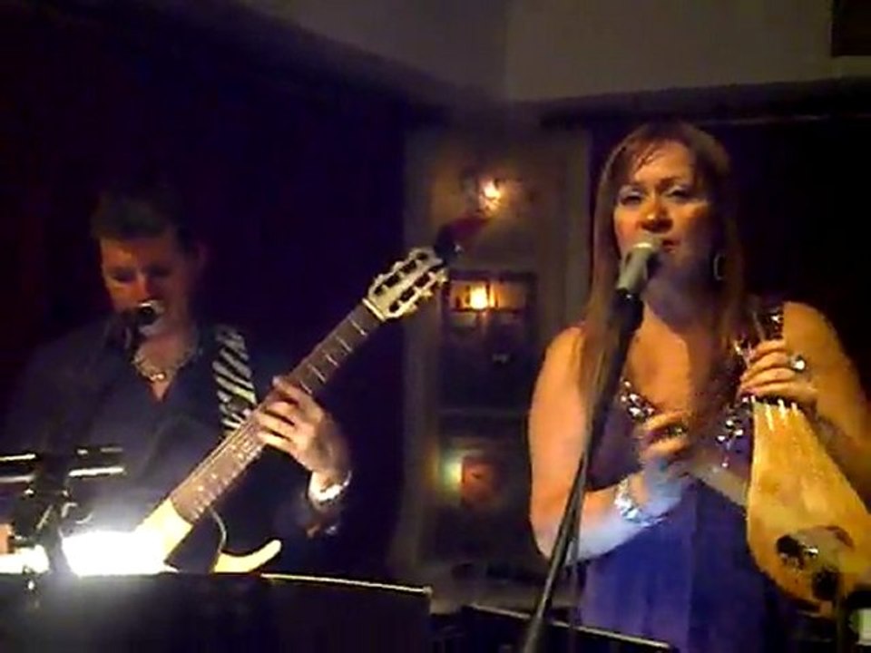 ÖZLEM YÜKSEK&SERGIO/MUCİZE (ÇİÇEK BAR)