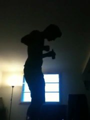 Thomas et la table du salon (Backflip Fail)