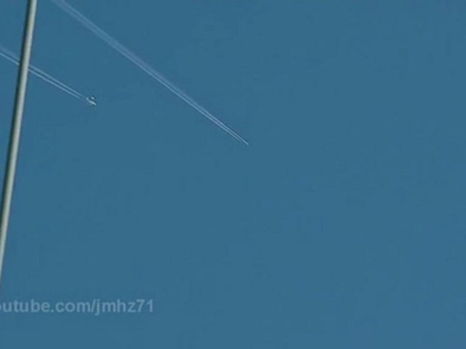 UFO. FAKE PLANE .chemtrails .04. 03 .2012