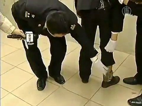 Il tente de faire passer des iPhones à l'aéroport