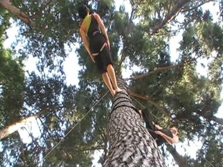 Cie Haut de Là, Hors sol Goyang lake Park festival part 1