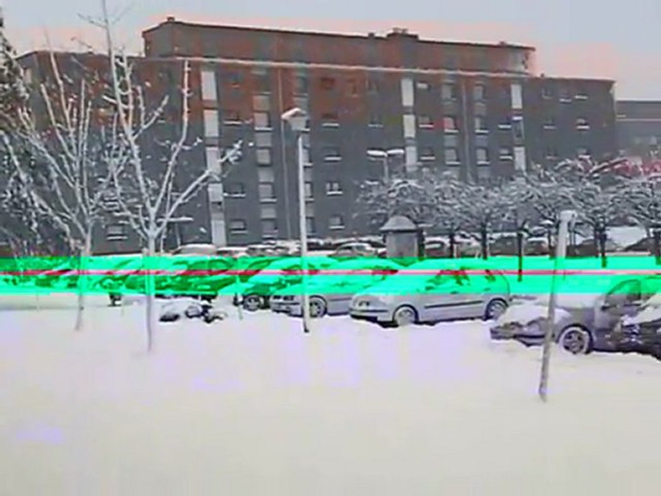 il a neiger aujour d hui en nes le 5 mars 2012 et il neige encort  yes