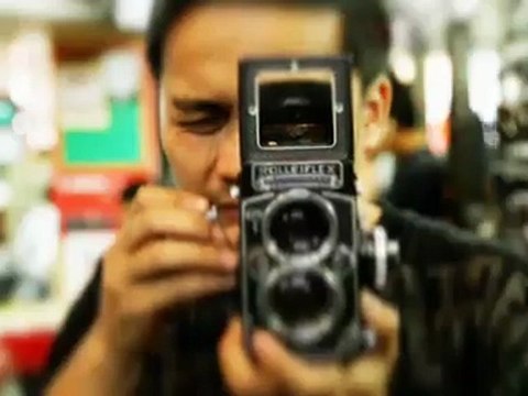 รายการ Hot Topic ประจำวันที่ 5 มีนาคม 2555: “สื่ออลวน สังคมอลเวง” สมเกียรติ แนะต้องรู้ทันสื่อ