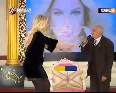 Seda Sayan canlı yayında konuğunu dövdü