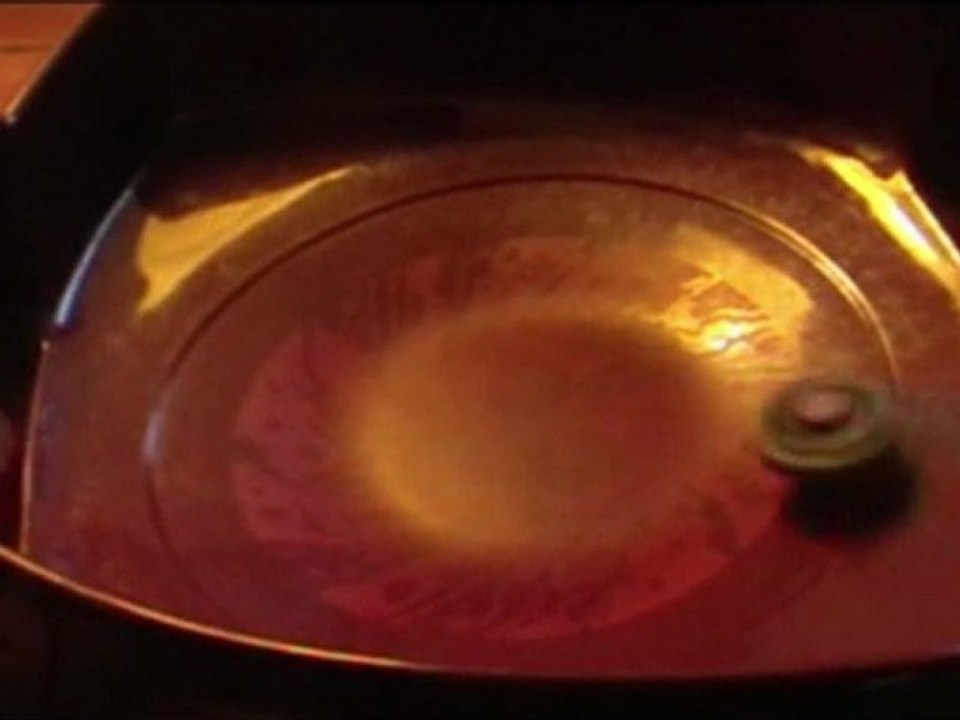 Beyblade 'Explosionen' - Lightning Pisces vs. Dark Wolf